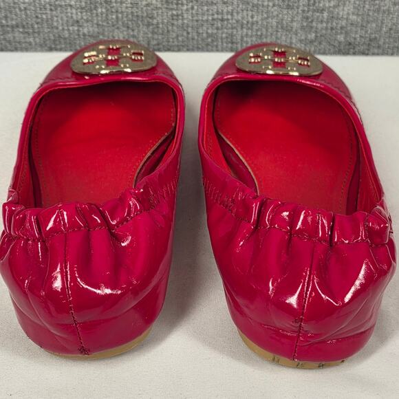 TORY BURCH RED PATENT LEATHER BALLET FLATS – SIZE 7 – GOLD EMBLEM – STYLE N3018 - Picture 4 of 10